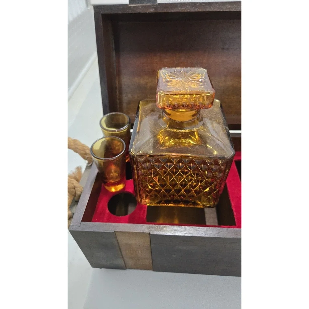 Vintage Pirate Treasure Chest Bar Set 2 Amber Decanters 4 Shot Glasses. Man Cave